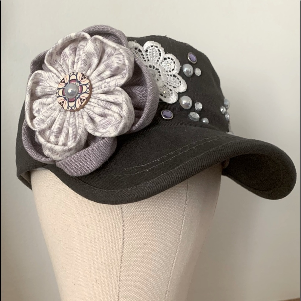 Floral & Lace Hat - Charcoal & Lavender
